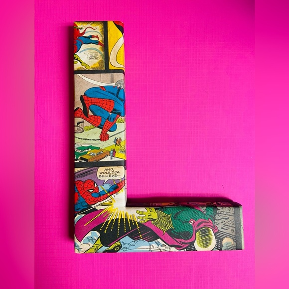 🕷️ Chunky wooden letter Spiderman comics paper Different letters available - Picture 12 of 16